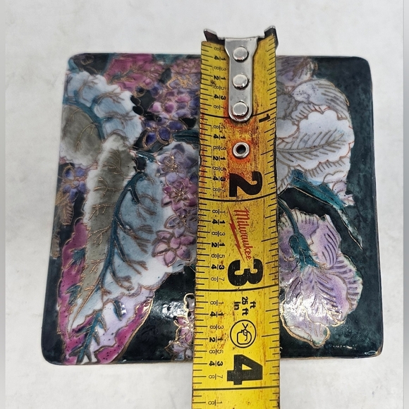 Vintage Porcelain Hand Painted Gold Trim Green Chinese Decorative Trinket Box - Picture 11 of 12